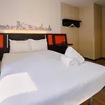 מלון Easyhotel Main Station *
