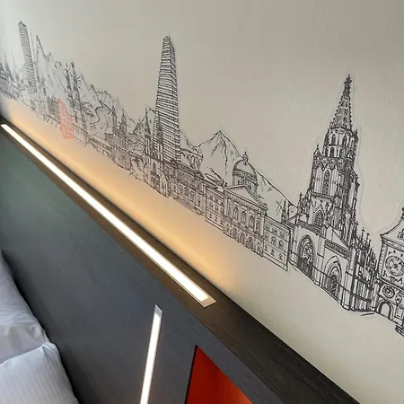 Easyhotel Main Station *
