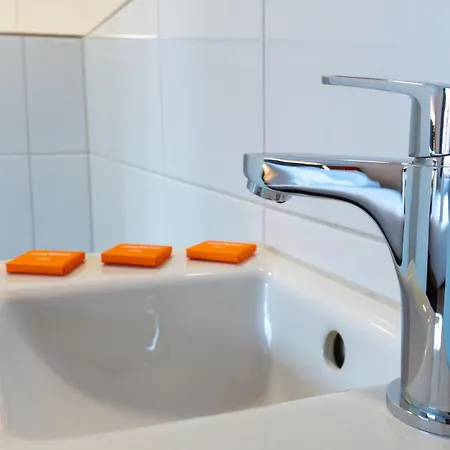 Easyhotel Main Station