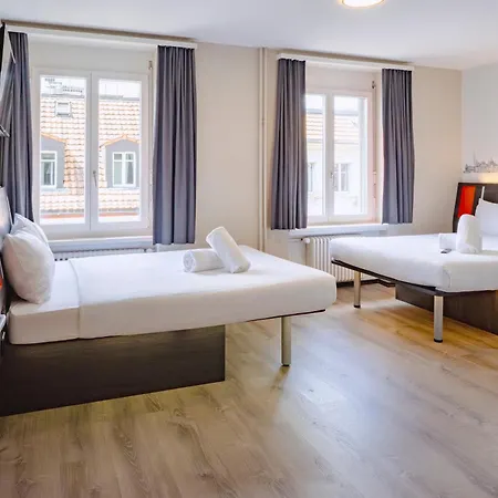 Easyhotel Main Station Hotel *