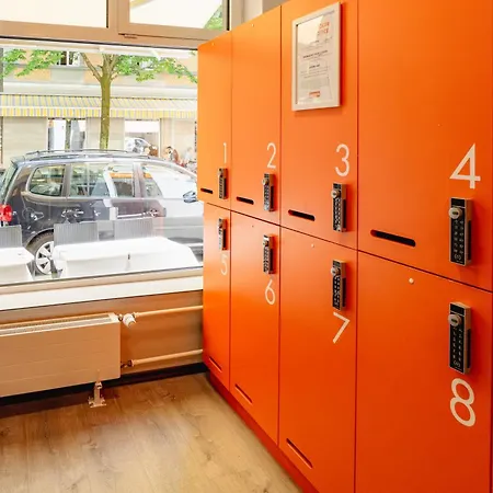 Easyhotel Main Station Hotel *