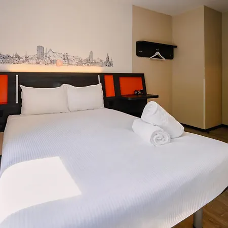 Hotell Easyhotel Main Station *