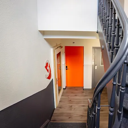 Easyhotel Main Station