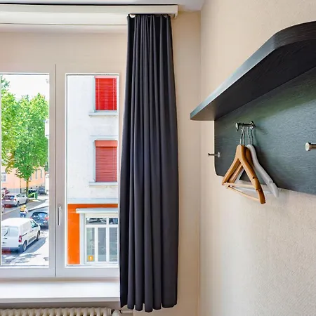 Easyhotel Main Station Hotel 3*