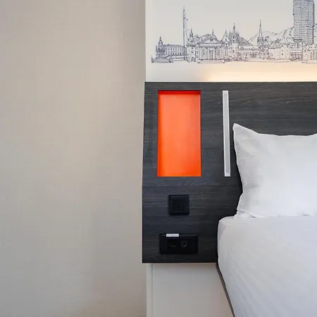 Hotell Easyhotel Main Station