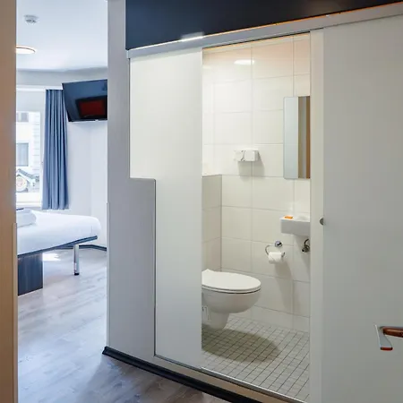 Easyhotel Main Station Hotell *