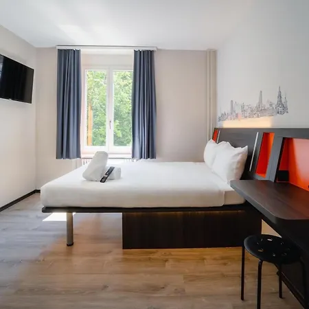 Hotell Easyhotel Main Station *