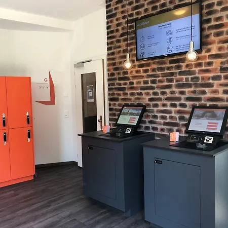 Easyhotel Main Station