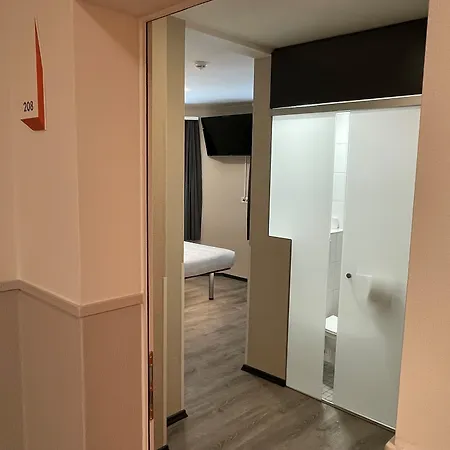 Hotel Easyhotel Main Station