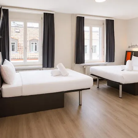 Easyhotel Main Station