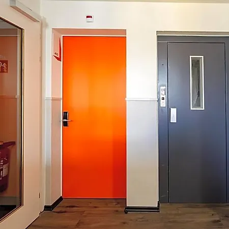 Easyhotel Main Station Hotel Curych