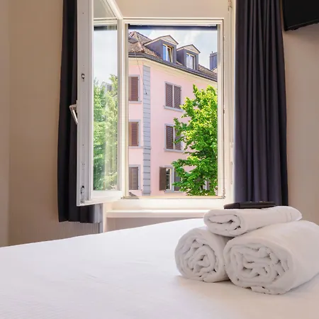 Easyhotel Main Station 3* Zürich