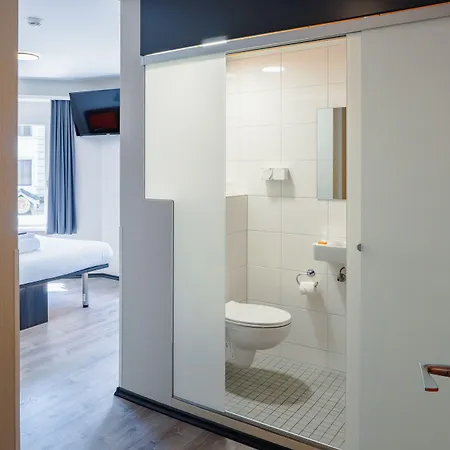 Easyhotel Main Station Hotel 3*