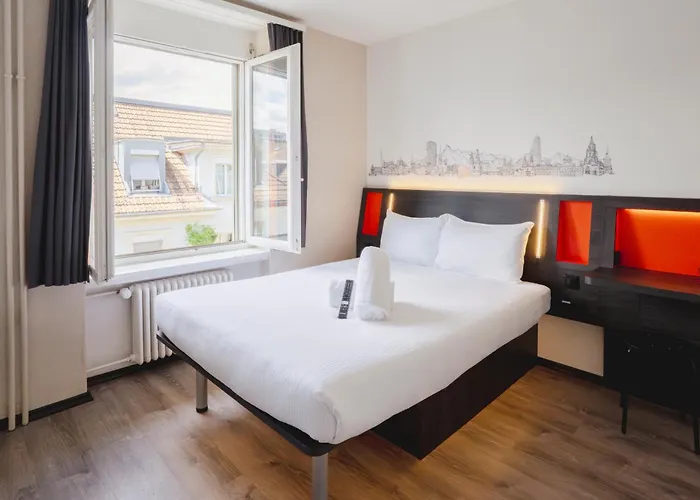 Easyhotel Main Station מלון ציריך