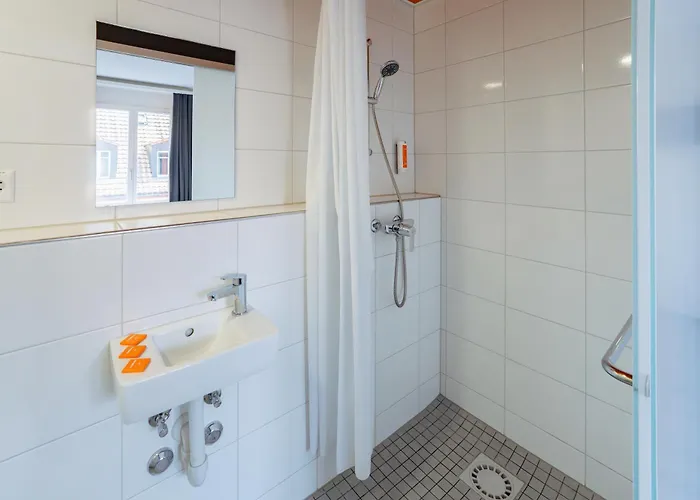 Easyhotel Main Station *