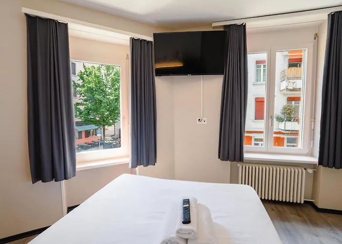 Easyhotel Main Station מלון ציריך