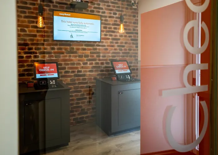 Easyhotel Main Station