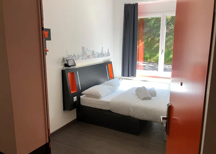 Easyhotel Main Station * ציריך