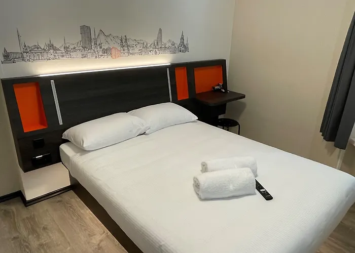 Easyhotel Main Station 호텔