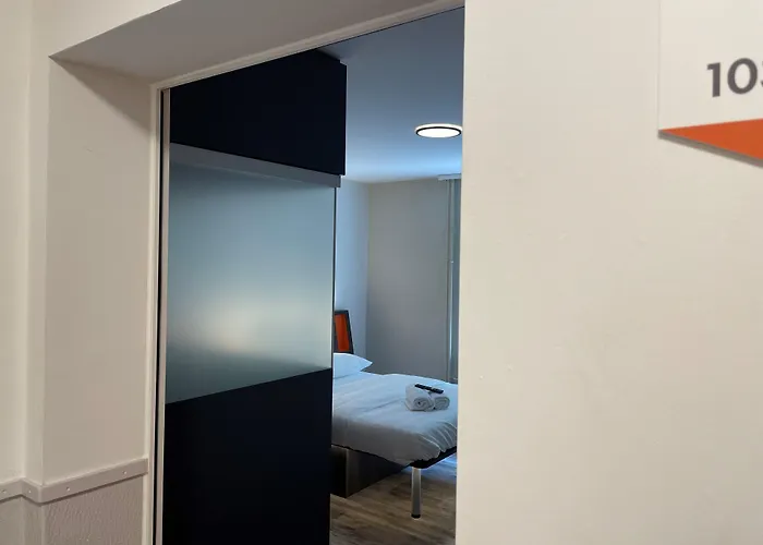 호텔 Easyhotel Main Station