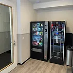 Easyhotel Main Station فندق