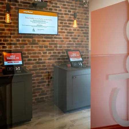 Easyhotel Main Station