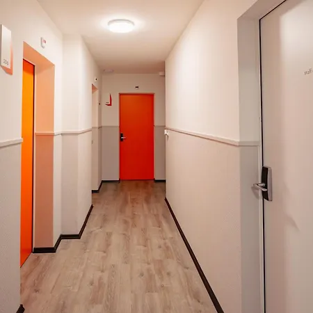 Отель Easyhotel Main Station *