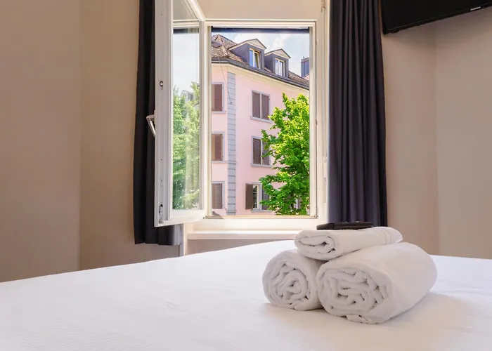 Easyhotel Main Station *