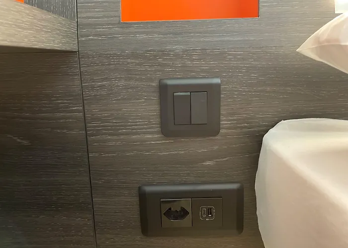 Easyhotel Main Station *