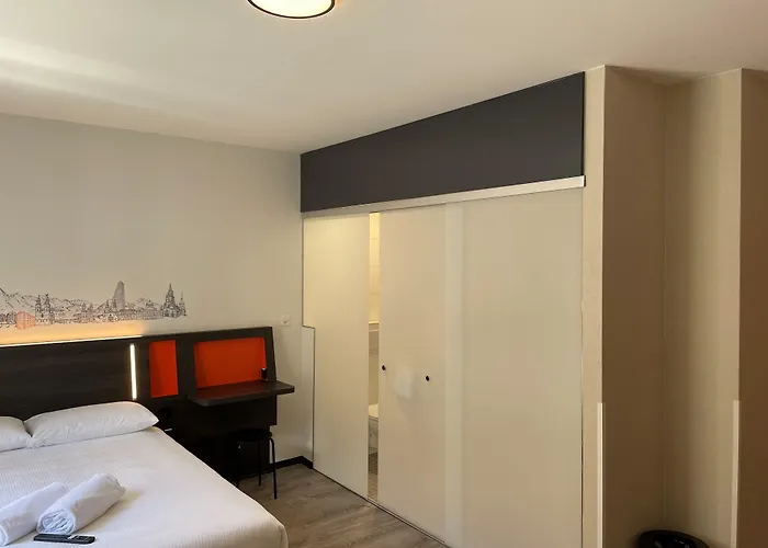 Easyhotel Main Station Hotel *