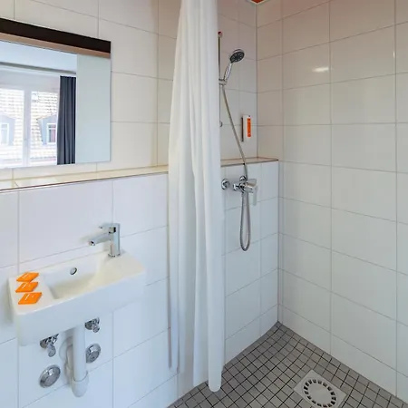 Easyhotel Main Station *